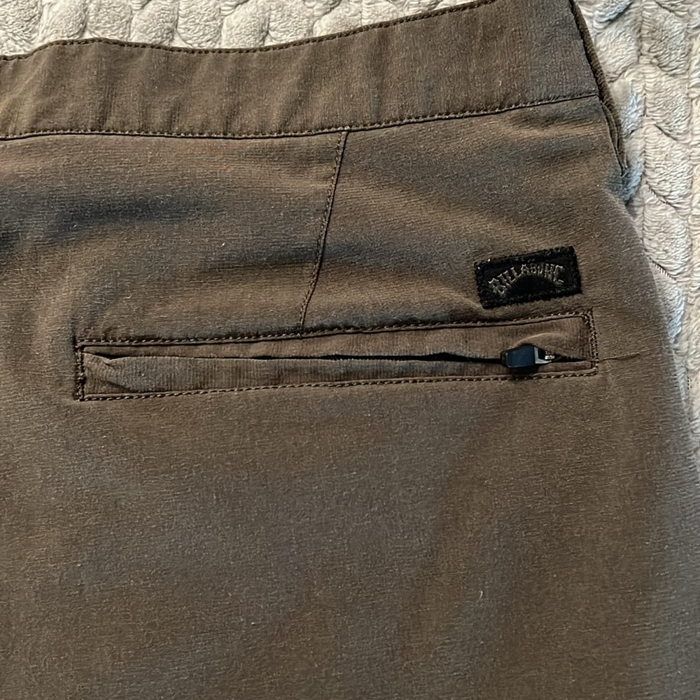Billabong Shorts - Picture 6 of 10